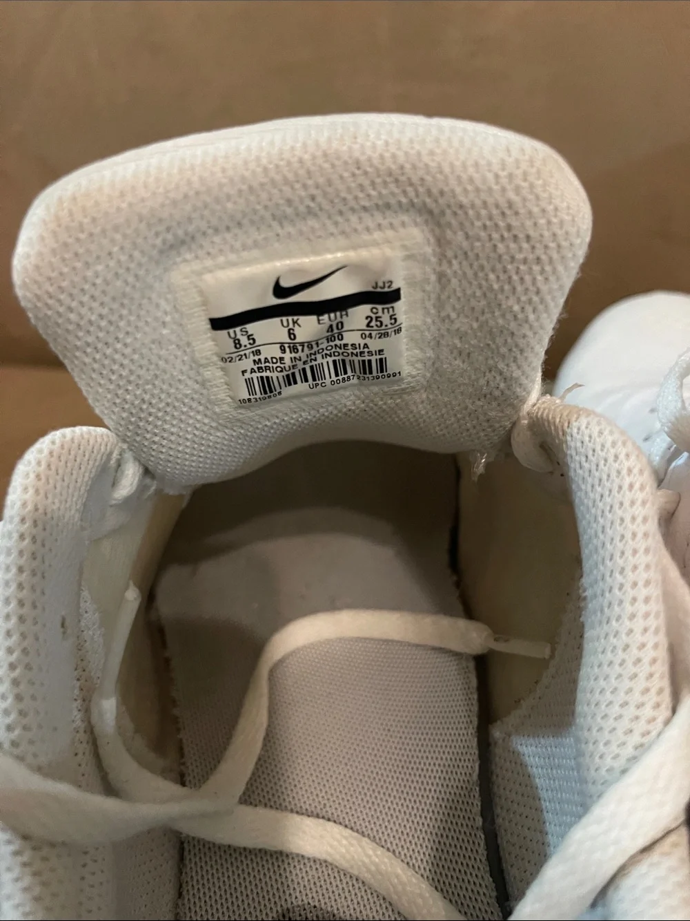 Nike White and Black Air Max Tavas Sneakers